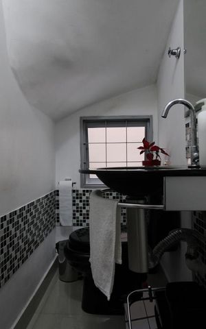 Casa à venda com 96m², 3 quartos e 1 vagaLavabo