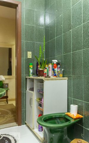 Casa à venda com 184m², 4 quartos e 1 vaga Casa à venda com 184m², 4 quartos e 1 vagaBanheiro