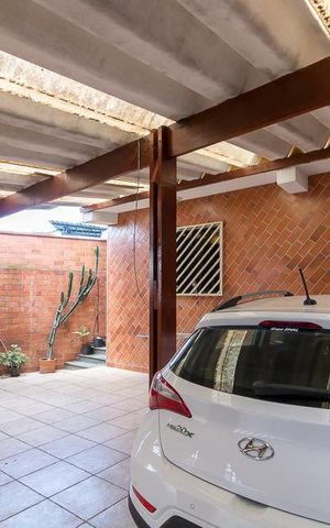 Casa à venda com 115m², 3 quartos e 2 vagasGaragem