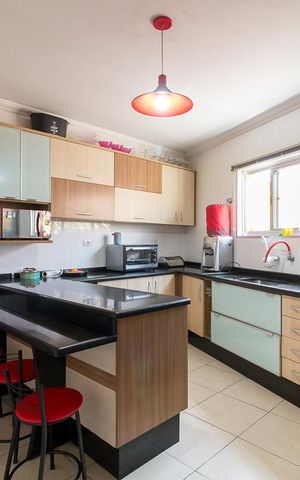 Casa à venda com 115m², 3 quartos e 2 vagasCozinha