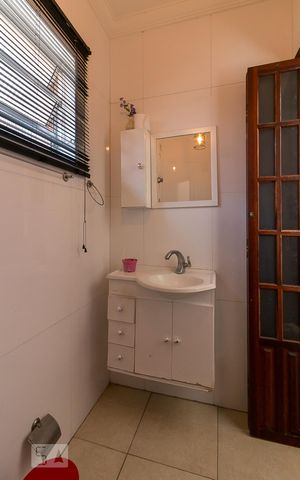 Casa à venda com 115m², 3 quartos e 2 vagasBanheiro de serviço