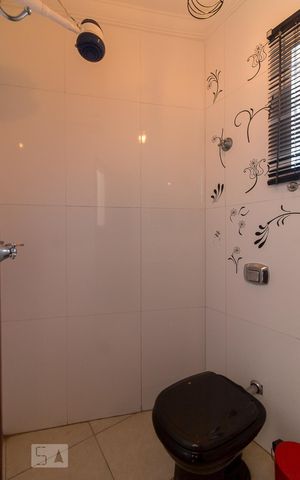 Casa à venda com 115m², 3 quartos e 2 vagasBanheiro de serviço