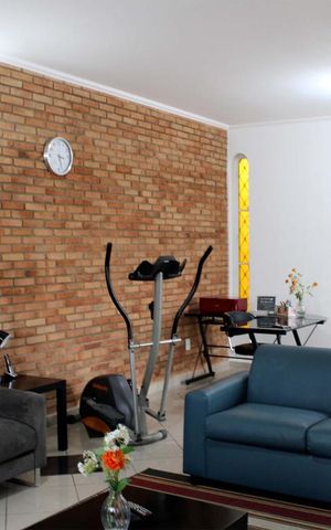 Casa à venda com 216m², 3 quartos e 3 vagas Casa à venda com 216m², 3 quartos e 3 vagasSala