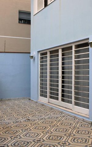 Casa à venda com 216m², 3 quartos e 3 vagas Casa à venda com 216m², 3 quartos e 3 vagasQuintal