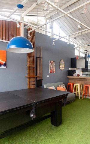 Casa de condomínio à venda com 210m², 4 quartos e 2 vagasTerraço
