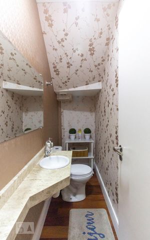 Casa de condomínio à venda com 210m², 4 quartos e 2 vagasLavabo