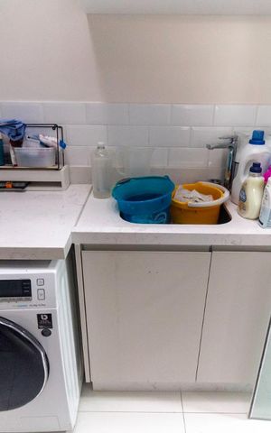 Casa de condomínio à venda com 210m², 4 quartos e 2 vagasÁrea de Serviço