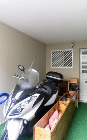 Casa de condomínio à venda com 210m², 4 quartos e 2 vagasGaragem