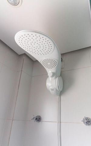 Casa de condomínio à venda com 210m², 4 quartos e 2 vagasBanheiro Corredor