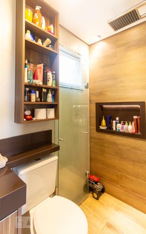 Casa de condomínio à venda com 210m², 4 quartos e 2 vagasBanheiro da Suíte