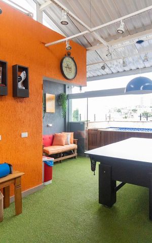 Casa de condomínio à venda com 210m², 4 quartos e 2 vagasTerraço