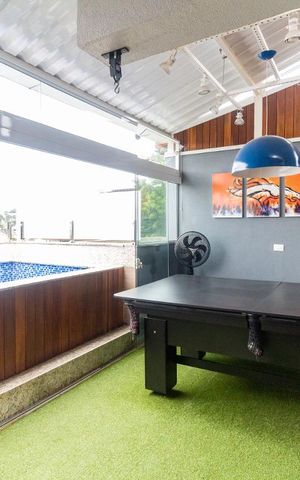 Casa de condomínio à venda com 210m², 4 quartos e 2 vagasTerraço