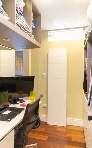 Casa de condomínio à venda com 210m², 4 quartos e 2 vagasCloset da Suíte