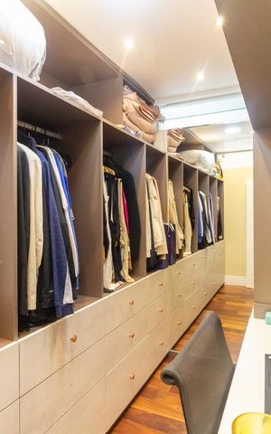 Casa de condomínio à venda com 210m², 4 quartos e 2 vagasCloset da Suíte
