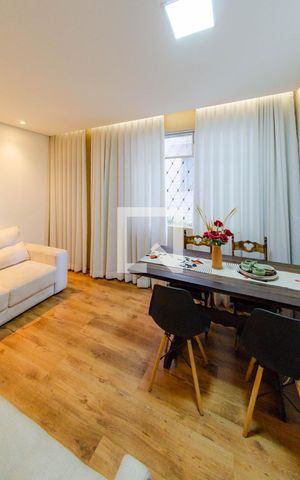 Apartamento à venda com 83m², 3 quartos e 1 vaga Apartamento à venda com 83m², 3 quartos e 1 vagaSala