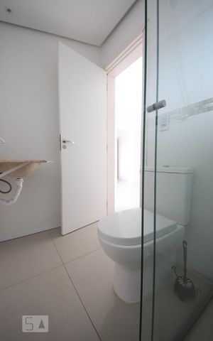 Casa à venda com 176m², 3 quartos e 3 vagas Casa à venda com 176m², 3 quartos e 3 vagasBanheiro