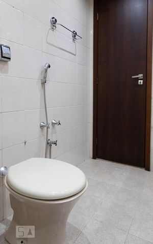 Apartamento à venda com 150m², 4 quartos e 2 vagas Apartamento à venda com 150m², 4 quartos e 2 vagasBanheiro social