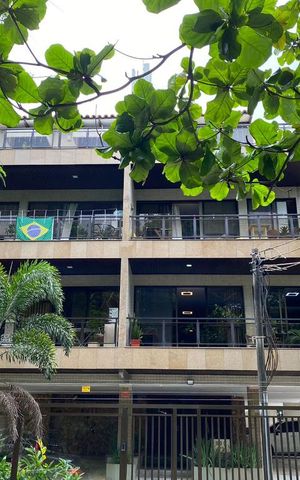 Apartamento à venda com 150m², 4 quartos e 2 vagas Apartamento à venda com 150m², 4 quartos e 2 vagasFachada