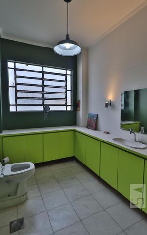 Apartamento à venda com 167m², 3 quartos e 1 vagaBanheiro