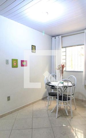 Casa à venda com 180m², 3 quartos e 6 vagasSala (fundos)
