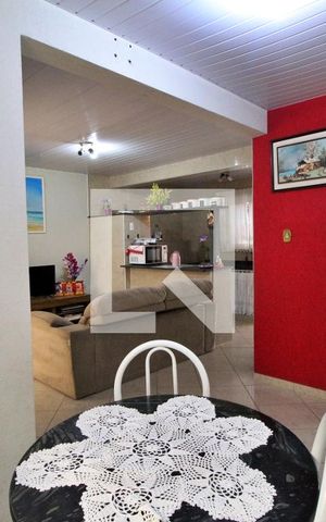 Casa à venda com 180m², 3 quartos e 6 vagasSala (fundos)