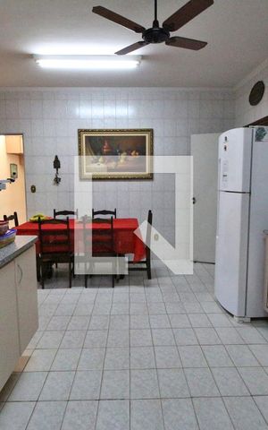 Casa à venda com 180m², 3 quartos e 6 vagasCozinha