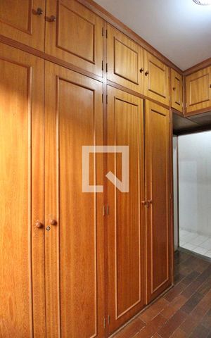 Casa à venda com 180m², 3 quartos e 6 vagasQuarto 2