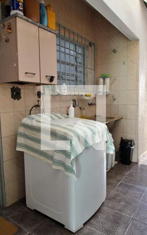 Casa à venda com 180m², 3 quartos e 6 vagasÁrea de serviço