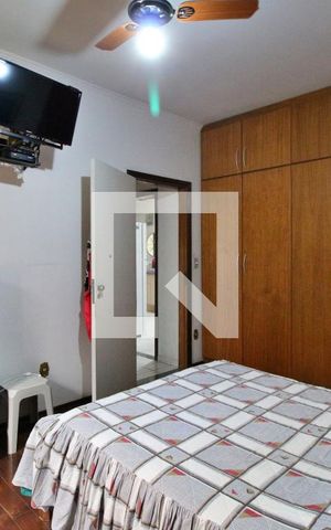 Casa à venda com 180m², 3 quartos e 6 vagasQuarto 1 (suíte)