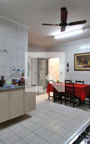 Casa à venda com 180m², 3 quartos e 6 vagasCozinha