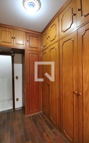 Casa à venda com 180m², 3 quartos e 6 vagasQuarto 2