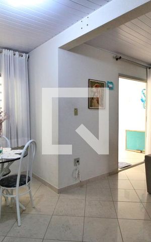 Casa à venda com 180m², 3 quartos e 6 vagasSala (fundos)