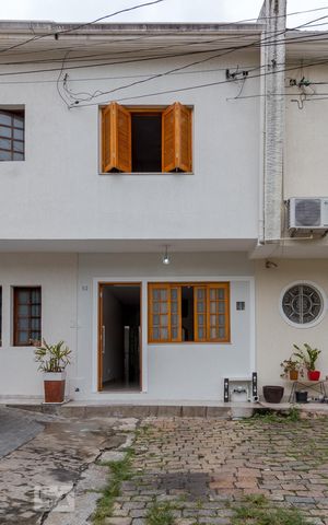 Casa de condomínio para alugar com 100m², 2 quartos e 1 vaga Casa de condomínio para alugar com 100m², 2 quartos e 1 vagaFachada