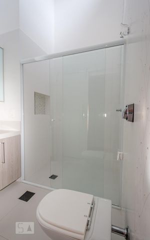 Casa de condomínio para alugar com 100m², 2 quartos e 1 vaga Casa de condomínio para alugar com 100m², 2 quartos e 1 vagaBanheiro