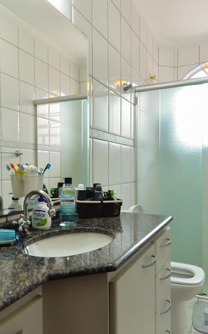 Casa à venda com 163m², 3 quartos e 2 vagas Casa à venda com 163m², 3 quartos e 2 vagasBanheiro 1