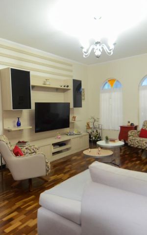 Casa à venda com 163m², 3 quartos e 2 vagas Casa à venda com 163m², 3 quartos e 2 vagasSala