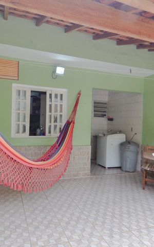 Casa à venda com 163m², 3 quartos e 2 vagas Casa à venda com 163m², 3 quartos e 2 vagasVaranda