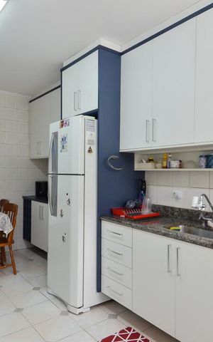 Casa à venda com 163m², 3 quartos e 2 vagas Casa à venda com 163m², 3 quartos e 2 vagasCozinha