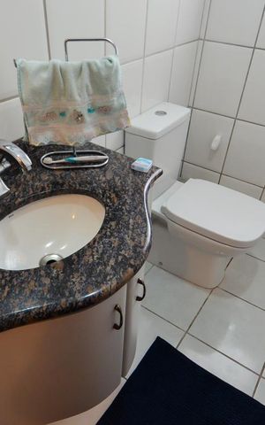 Casa à venda com 163m², 3 quartos e 2 vagas Casa à venda com 163m², 3 quartos e 2 vagasBanheiro 2