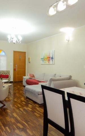 Casa à venda com 163m², 3 quartos e 2 vagas Casa à venda com 163m², 3 quartos e 2 vagasSala