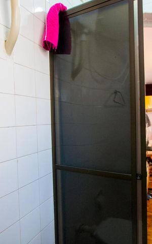 Casa à venda com 140m², 3 quartos e 1 vaga Casa à venda com 140m², 3 quartos e 1 vagaBanheiro do quarto 1