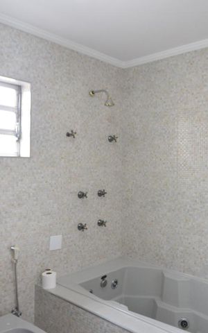 Casa à venda com 200m², 3 quartos e 2 vagasBanheiro da suite 1