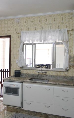 Casa à venda com 200m², 3 quartos e 2 vagasCozinha