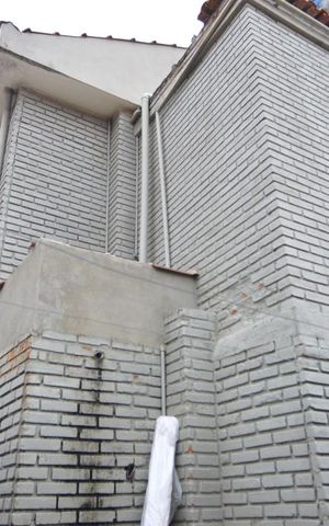 Casa à venda com 200m², 3 quartos e 2 vagasFachada posterior