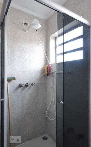 Casa à venda com 200m², 3 quartos e 2 vagasBanheiro da suite 1