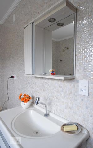 Casa à venda com 200m², 3 quartos e 2 vagasBanheiro da suite 1