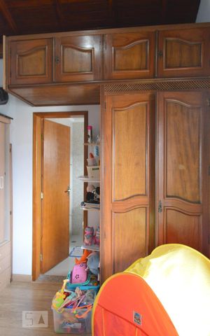 Casa à venda com 200m², 3 quartos e 2 vagasSuite 3