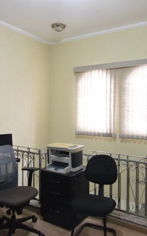 Casa à venda com 200m², 3 quartos e 2 vagasSala