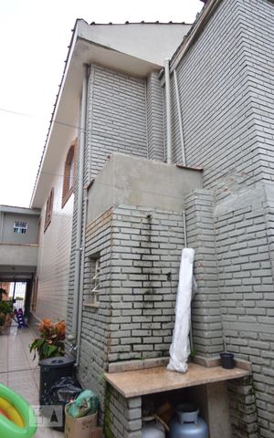 Casa à venda com 200m², 3 quartos e 2 vagasFachada posterior