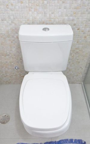 Casa à venda com 200m², 3 quartos e 2 vagasBanheiro da suite 3